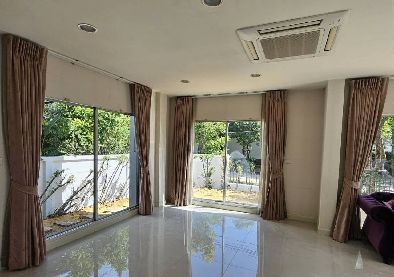 ให้เช่าบ้านเดี่ยว 2 ชั้น — ไลฟ์ บางกอก บูเลอวาร์ด รามอินทรา บ้านหลังมุม ทำเลติดถนนใหญ่ ใกล้รถไฟฟ้า
