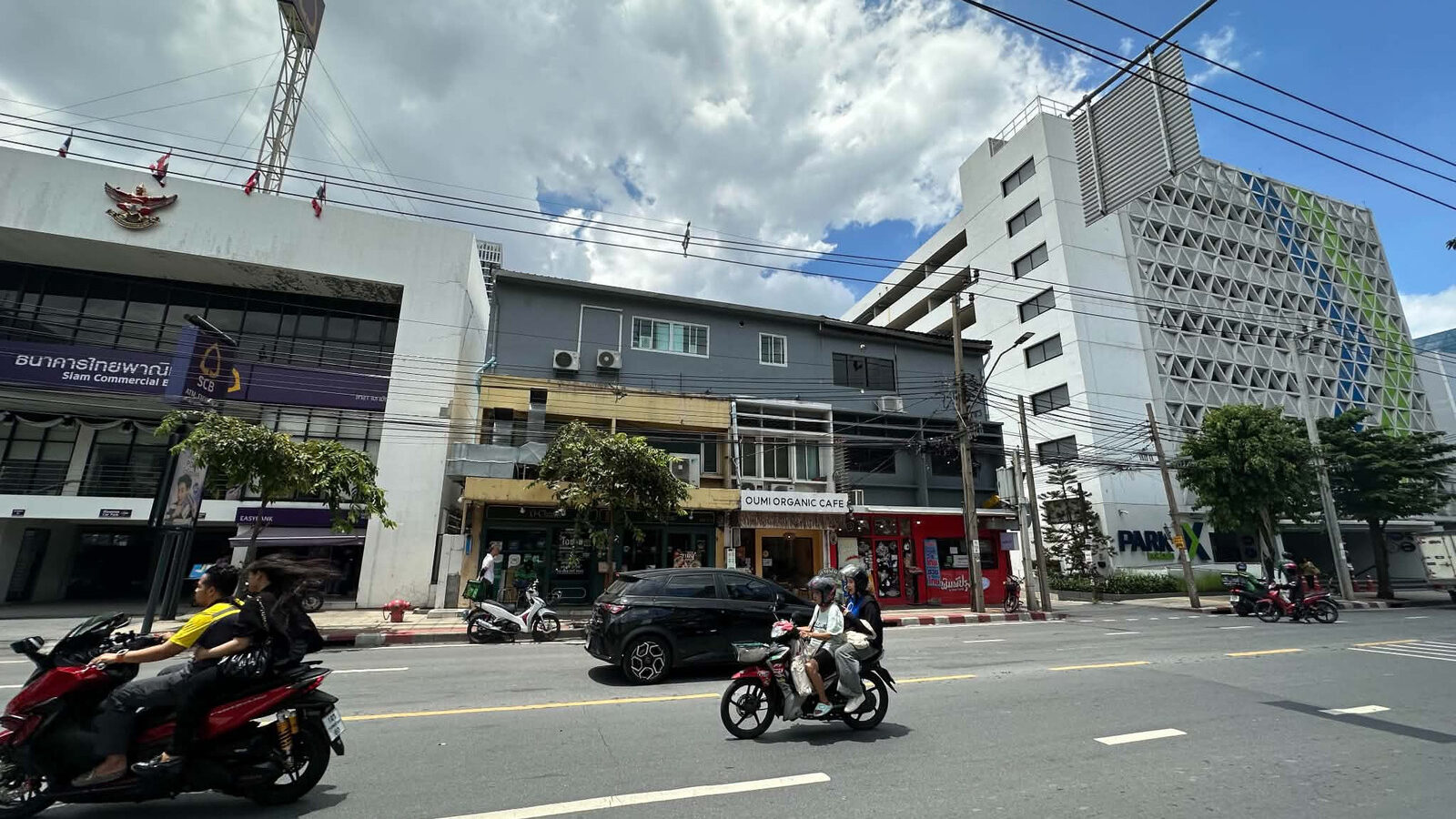 For Rent | 2-Unit Commercial Building on Ekkamai Road, Soi 15