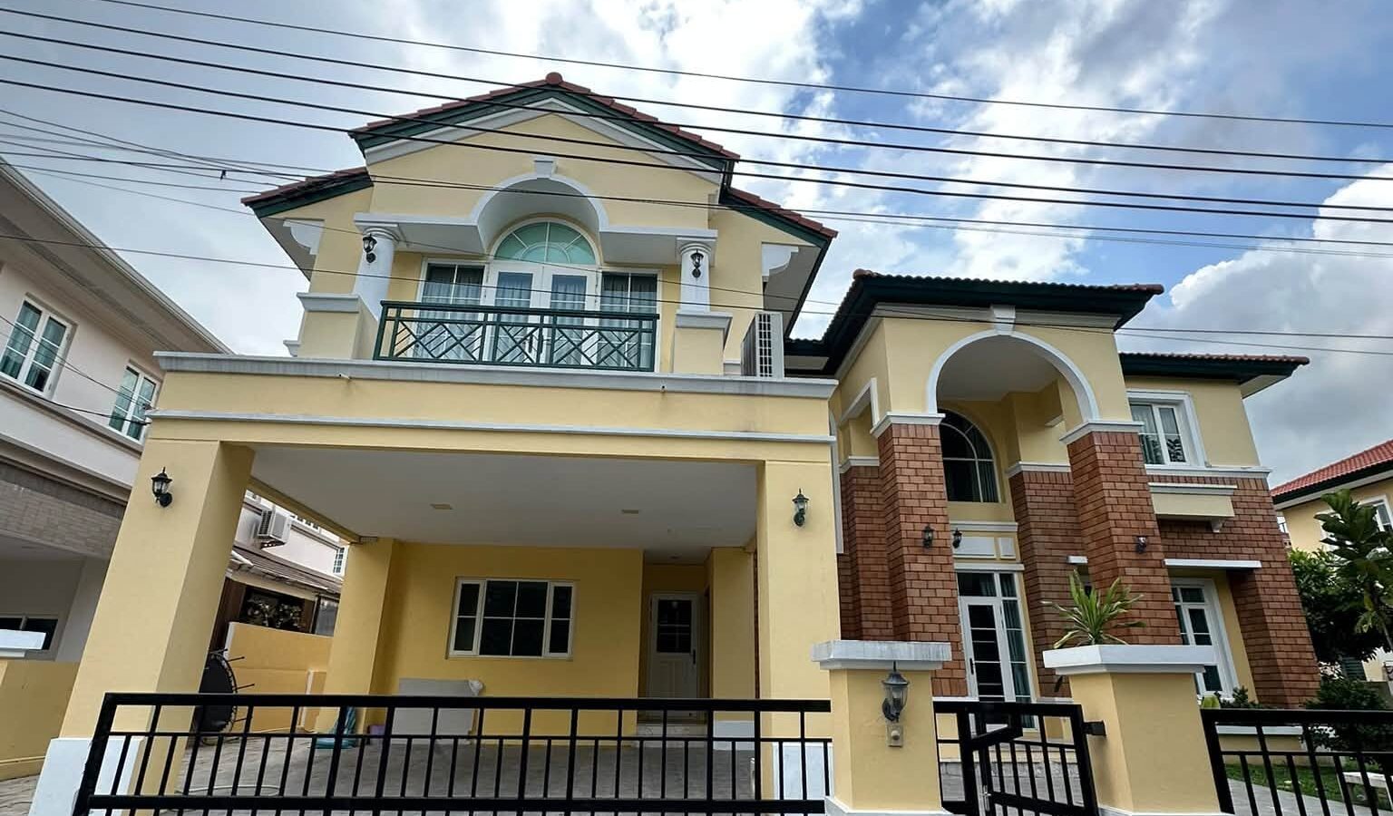Large Detached House for Rent | Nantawan On Nut
