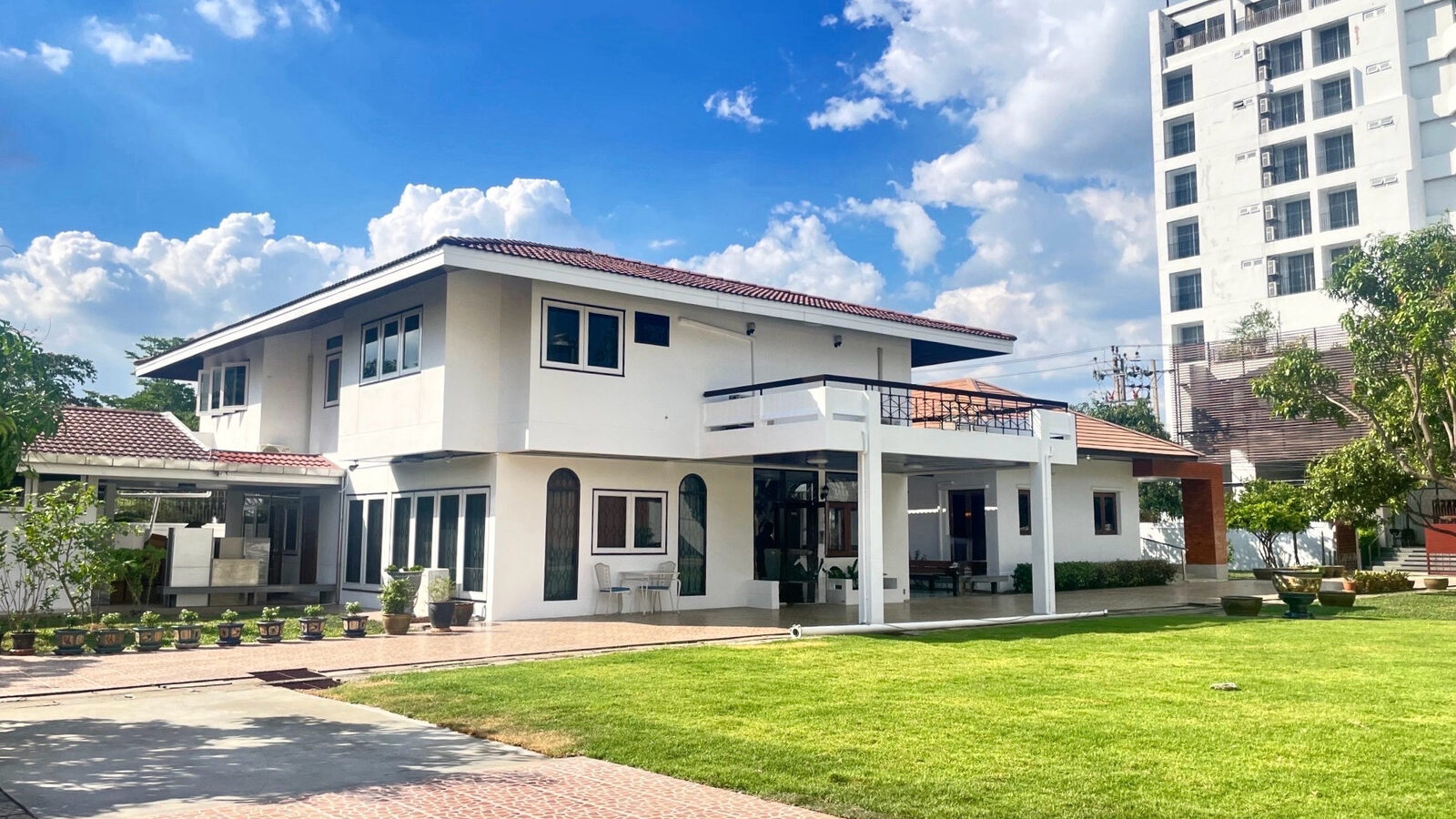 Large Detached House for Rent | Over 1 Rai | Sukhumvit 68