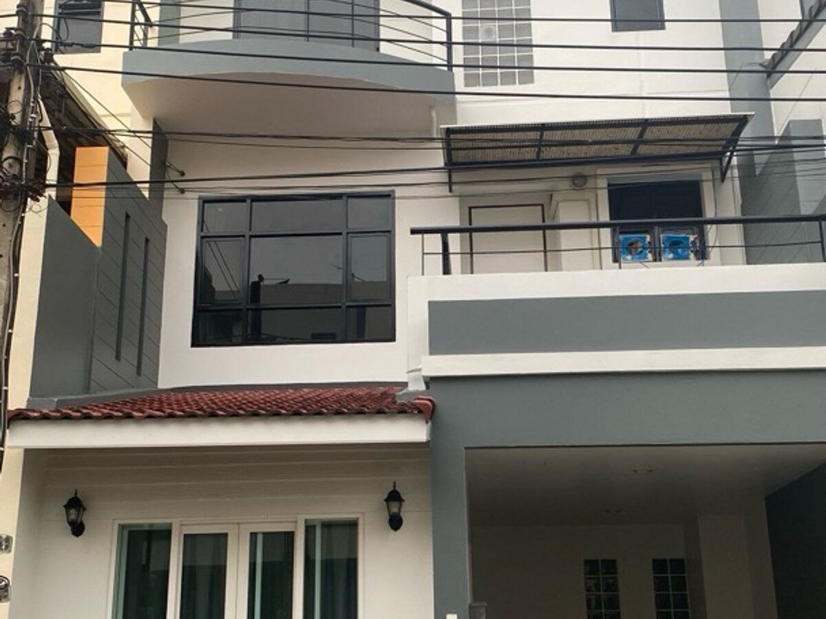 For Rent | Spacious 4-Storey Home Office at Lasalle 77, Bangna