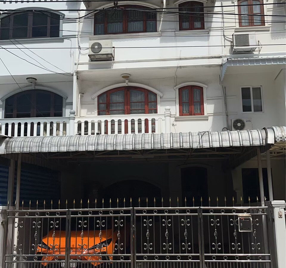 For Sale / Rent | 3-Storey Townhome at Phanawadee Village | Lat Phrao – Sutthisan