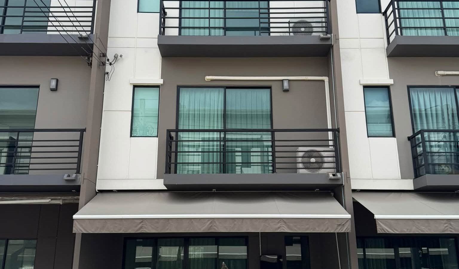 For Sale / Rent | Baan Klang Muang Phahon–Ramintra | Modern 3-Storey Townhome