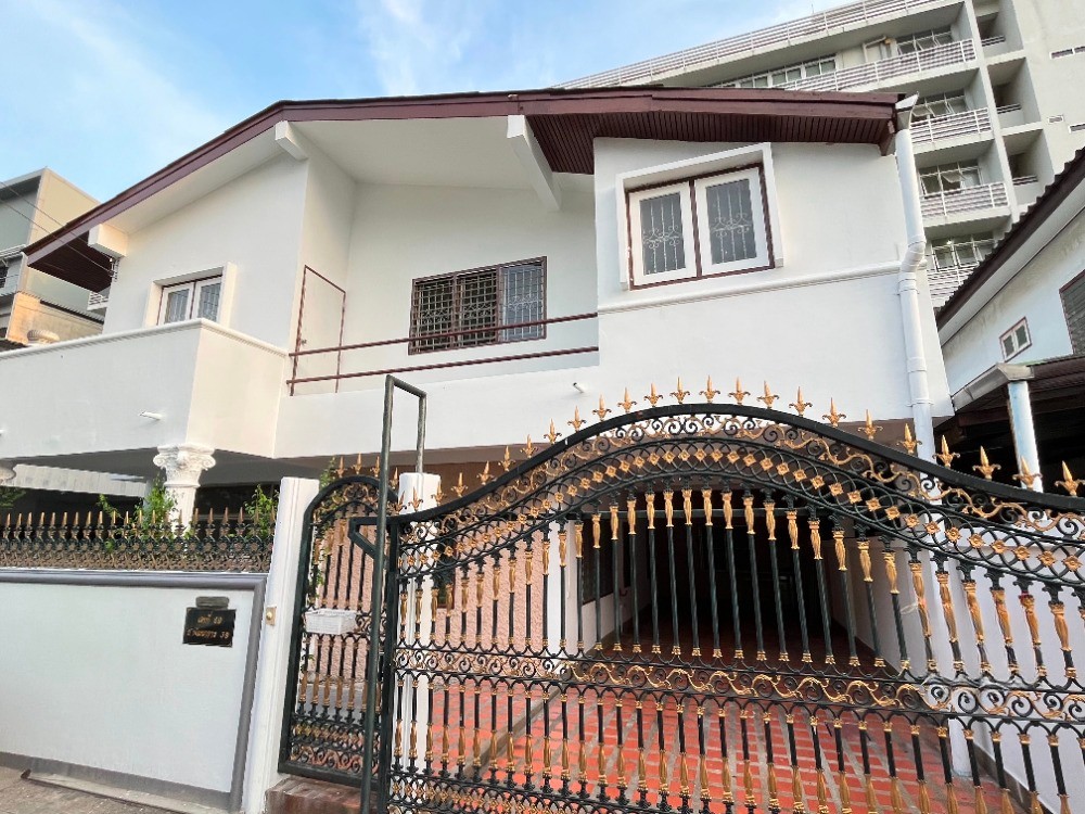 For Rent | 2-Storey Detached House at Preecha 1 Village | Pattanakarn 39
