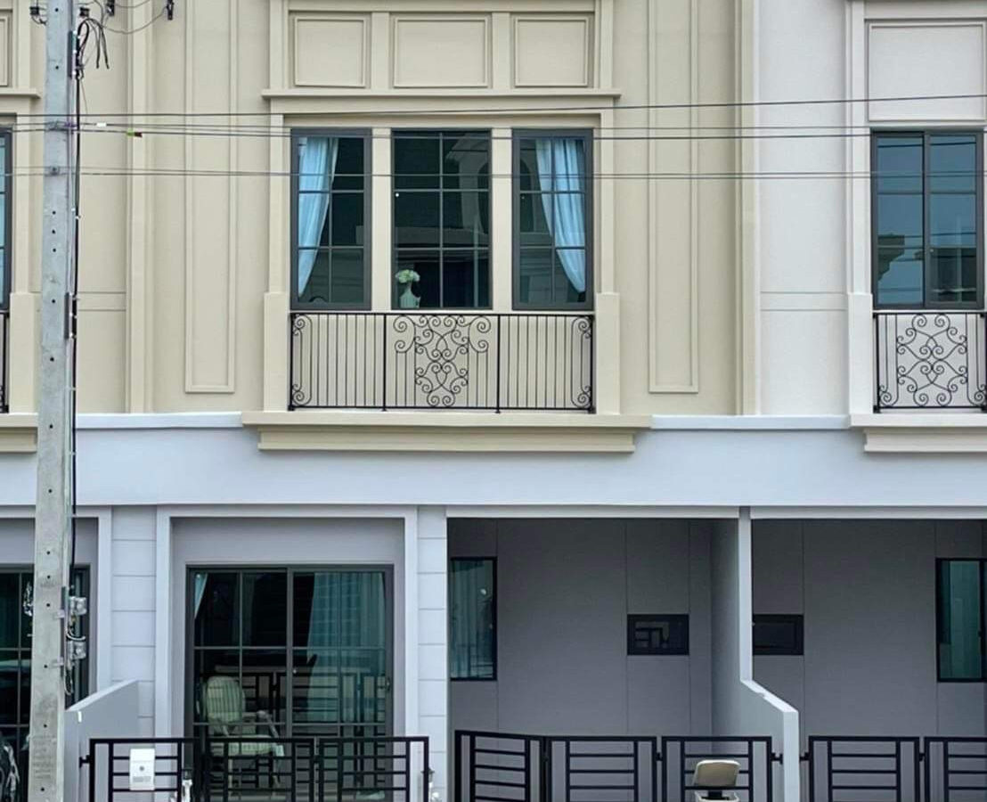 For Rent | Luxury Vintage Townhome at Siri Place Mega Bangna