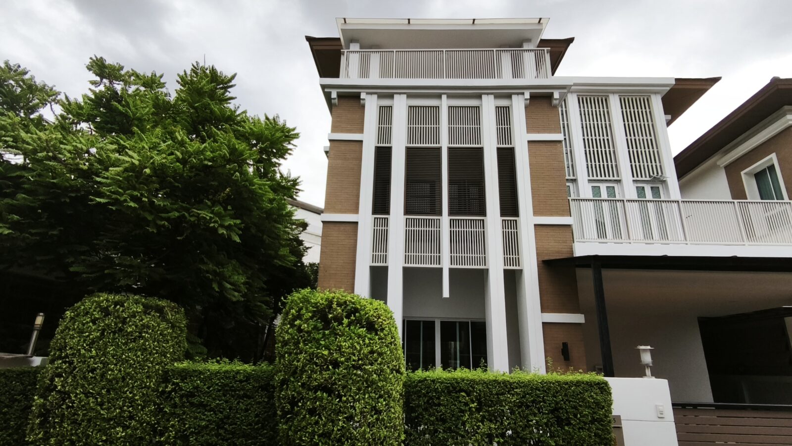 Luxury 3-Storey Detached House for Rent | Baan Klang Krung The Nice Ratchavipha
