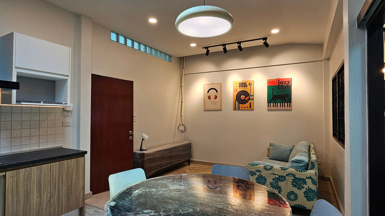 For Rent | Newly Renovated 2-Storey Home Office | Only 3 Minutes’ Walk to BTS Sai Yud