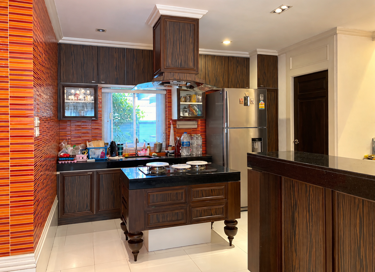 Large Detached House for Rent | Pradit Manutham Soi 10 (Lat Phrao 87)