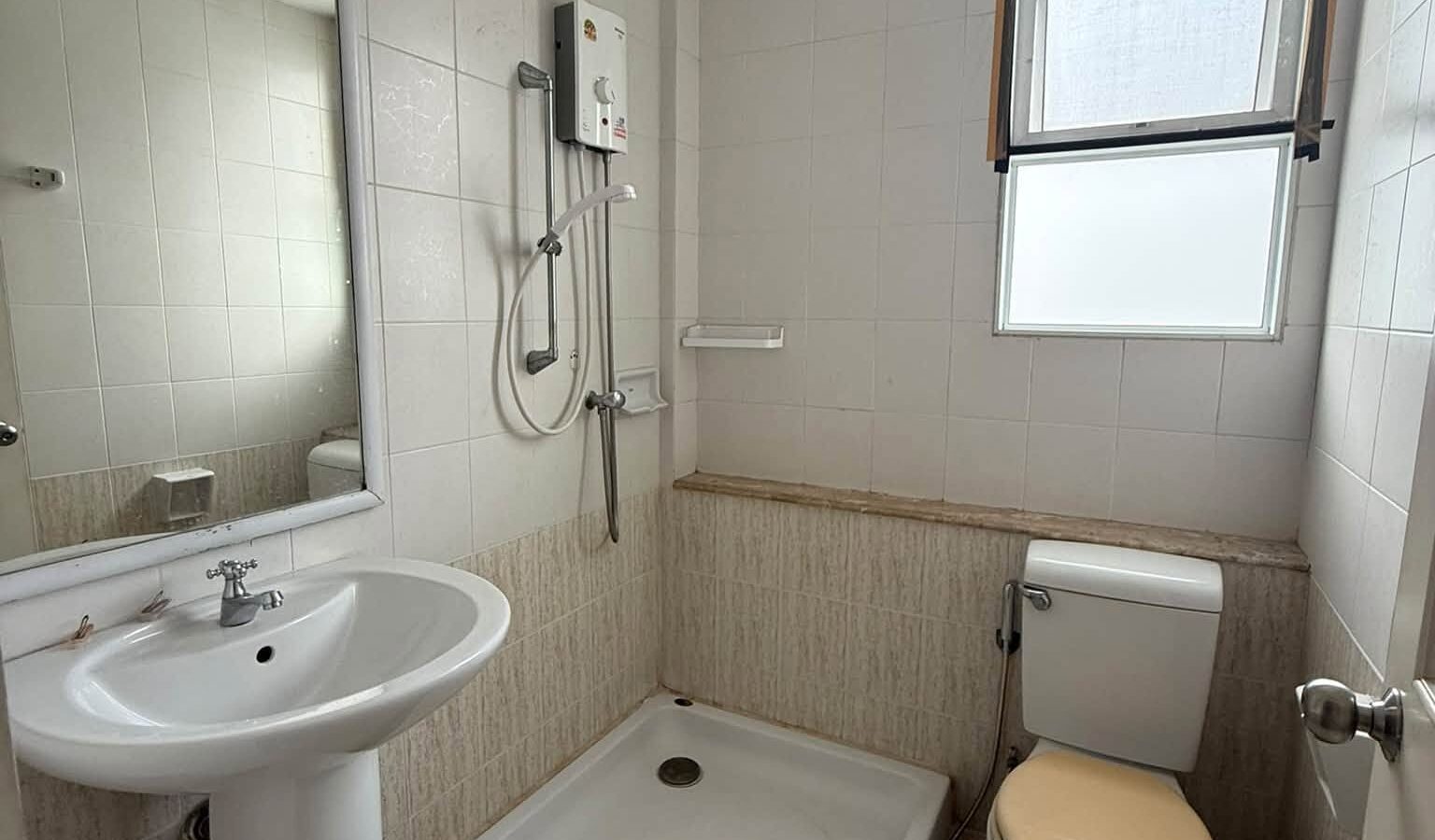 3-Storey Townhome for Sale / Rent | Plus City Park Rama 9–Hua Mak