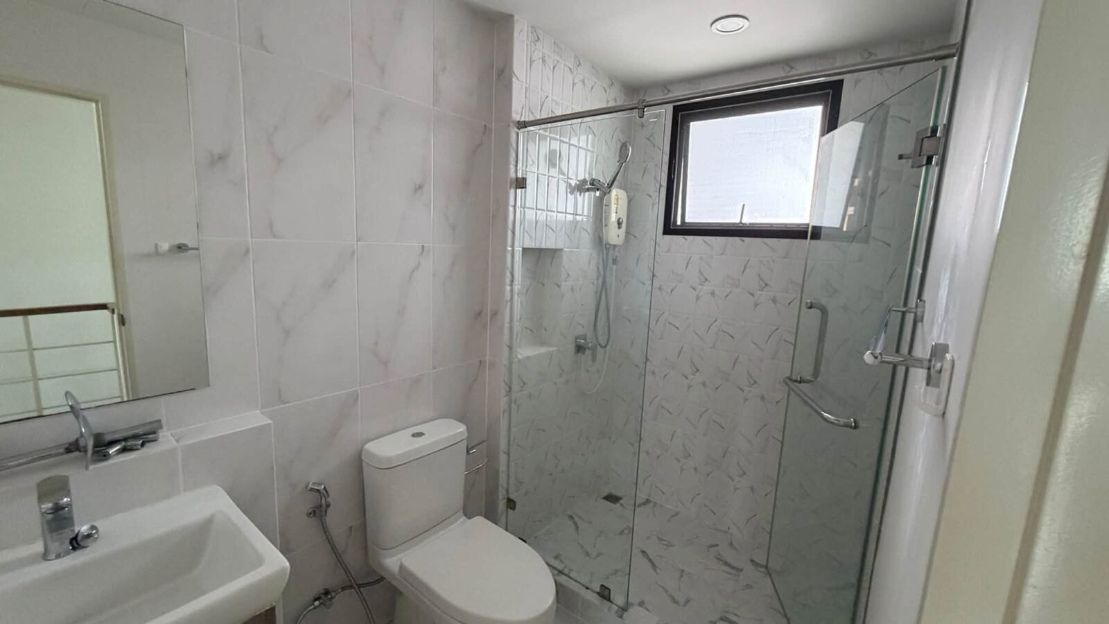For Sale / Rent | Baan Klang Muang Phahon–Ramintra | Modern 3-Storey Townhome
