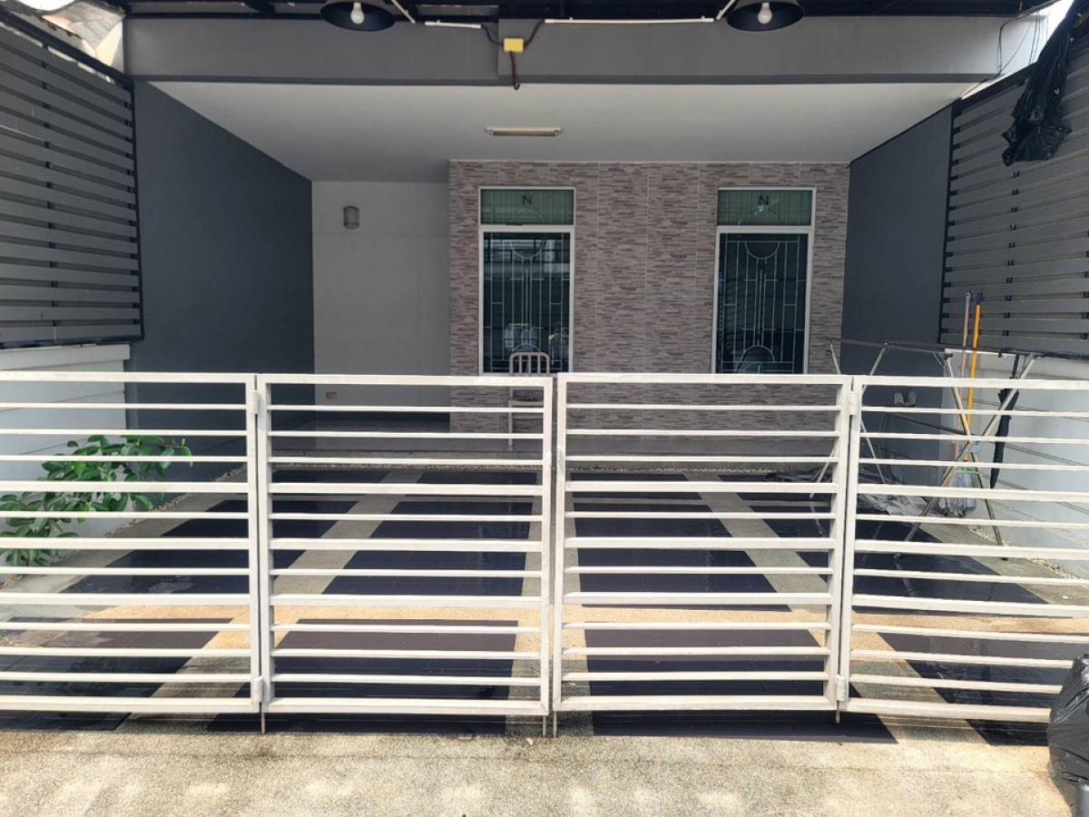 2-Storey Townhome for Rent | Habitown Watcharapol