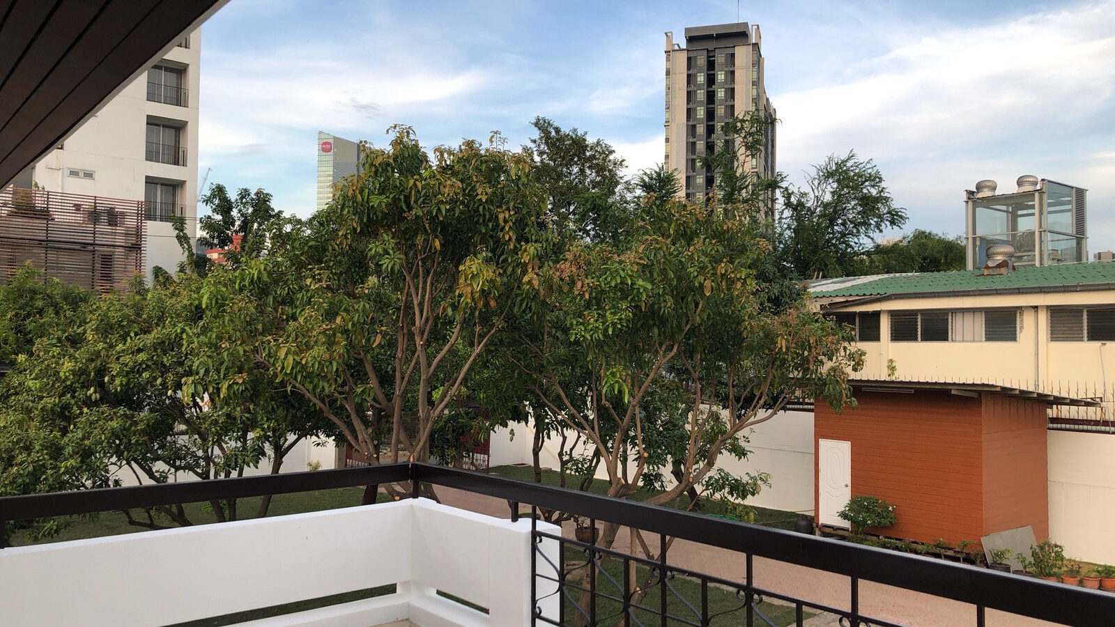 Large Detached House for Rent | Over 1 Rai | Sukhumvit 68