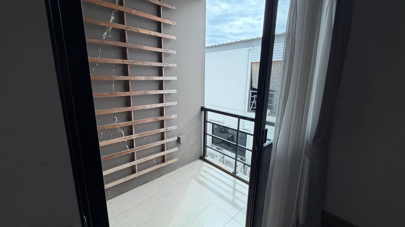 For Sale / Rent | Baan Klang Muang Phahon–Ramintra | Modern 3-Storey Townhome
