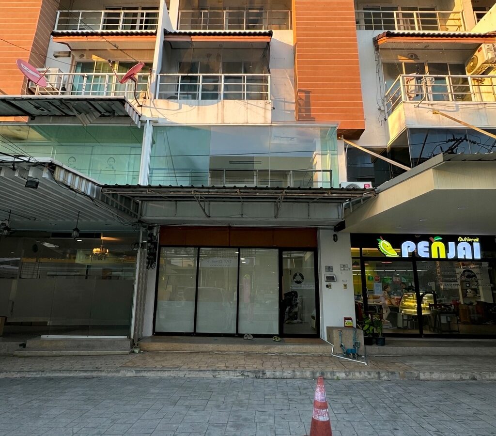 For Rent | 4-Storey Commercial Building | Ladprao 80 | Roadside Location | Near Sutthisan, Ratchada & Huai Khwang