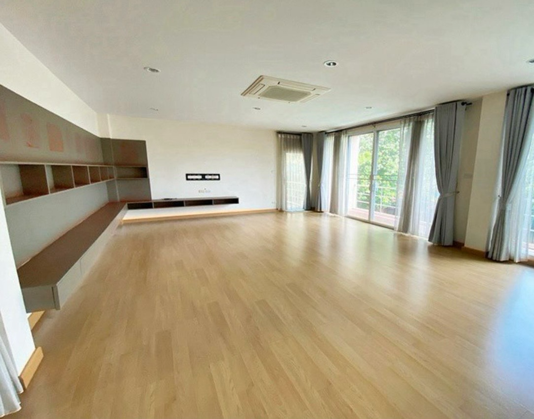 Land with 4-Storey Office Building & 3-Storey Residence for Sale | Sukhumvit 101 – Punnawithi 34
