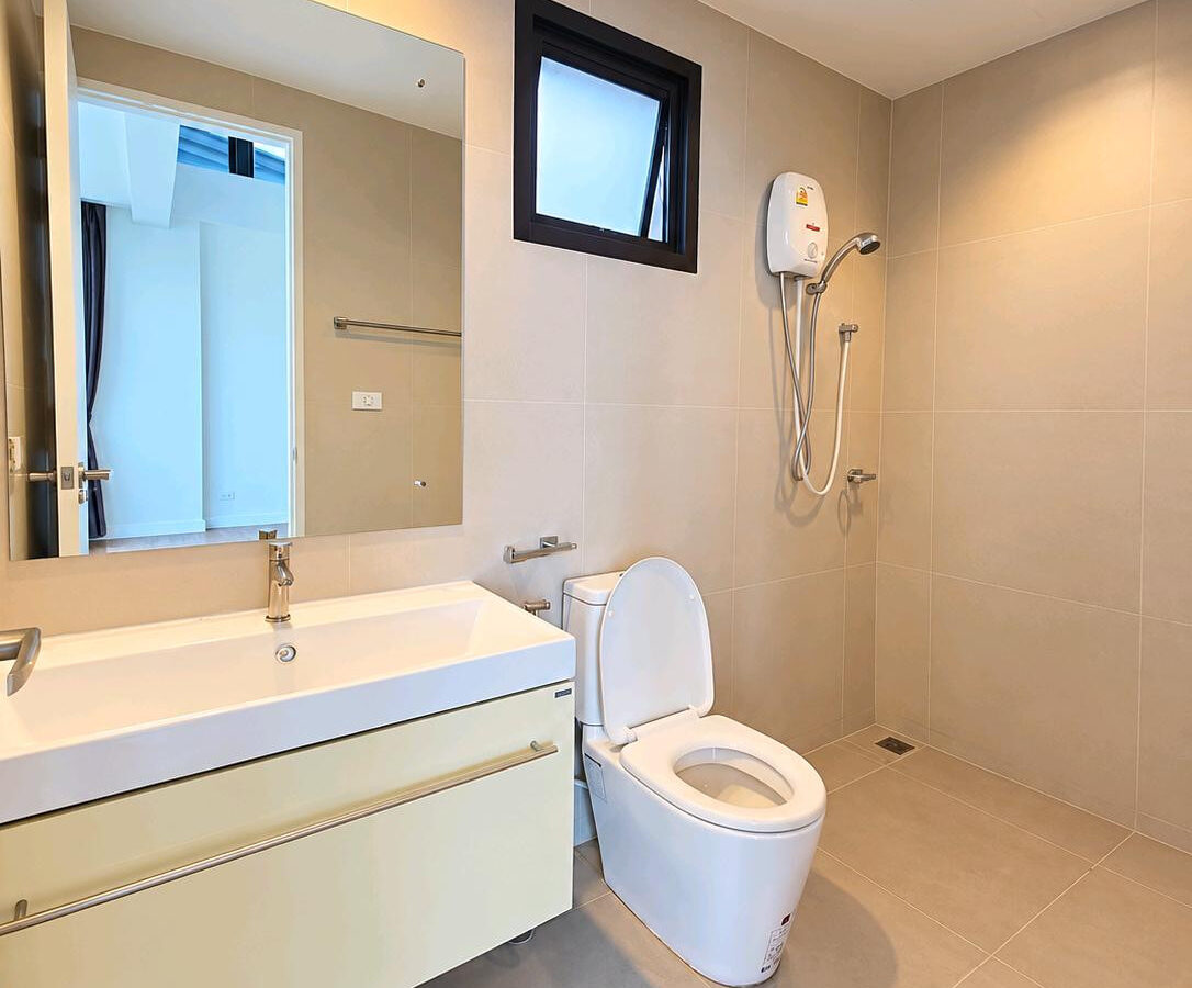 For Rent | 4-Storey Luxury Home Office at THE PENTAS Ratchada–Rama 9