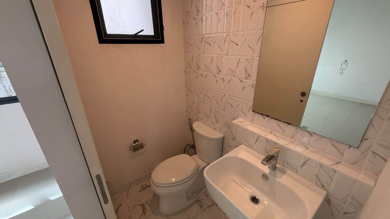 For Sale / Rent | Baan Klang Muang Phahon–Ramintra | Modern 3-Storey Townhome