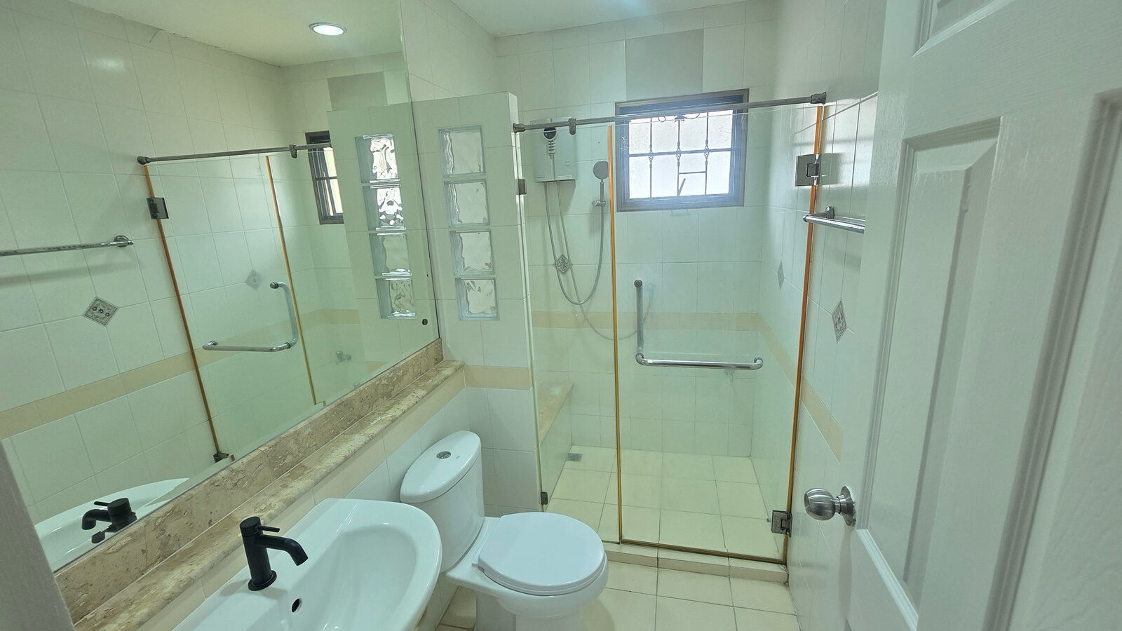 Renovated Corner Detached House for Rent | Setthasiri Seri Thai