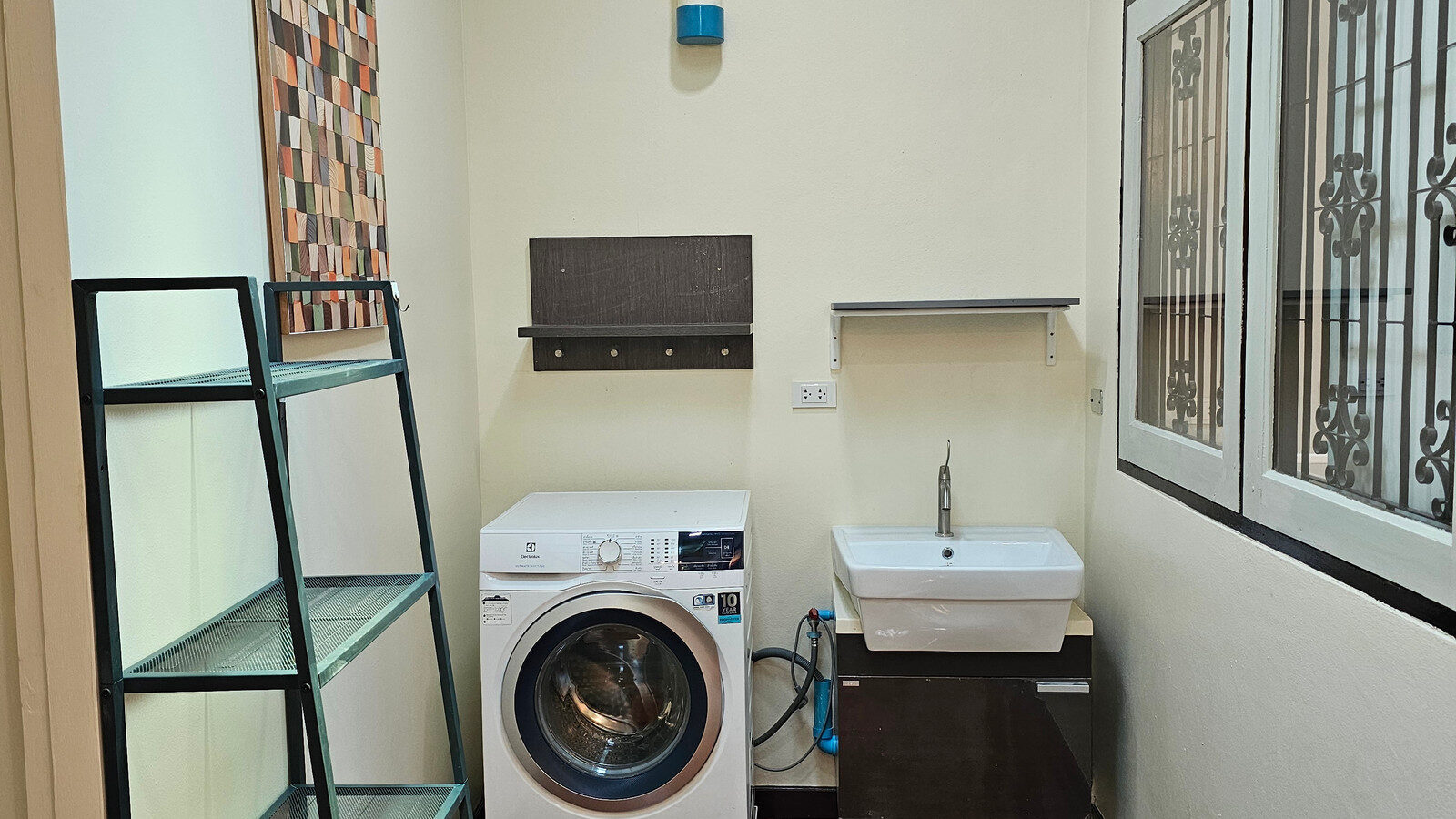 For Rent | Newly Renovated 2-Storey Home Office | Only 3 Minutes’ Walk to BTS Sai Yud