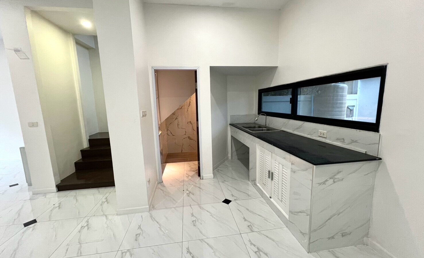 For Rent | Renovated 3-Storey Townhome / Home Office at Luk Golf Premium Village
