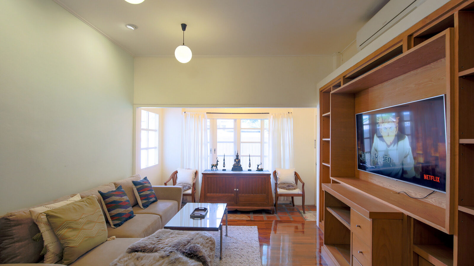 Renovated Single-Storey Detached House for Rent | Krungthep Kreetha Soi 39