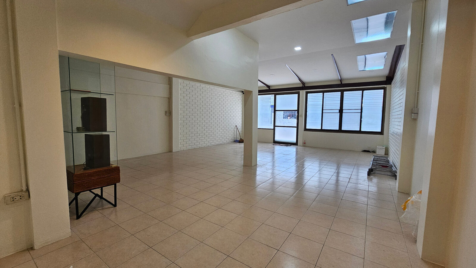 For Rent | Newly Renovated 2-Storey Home Office | Only 3 Minutes’ Walk to BTS Sai Yud