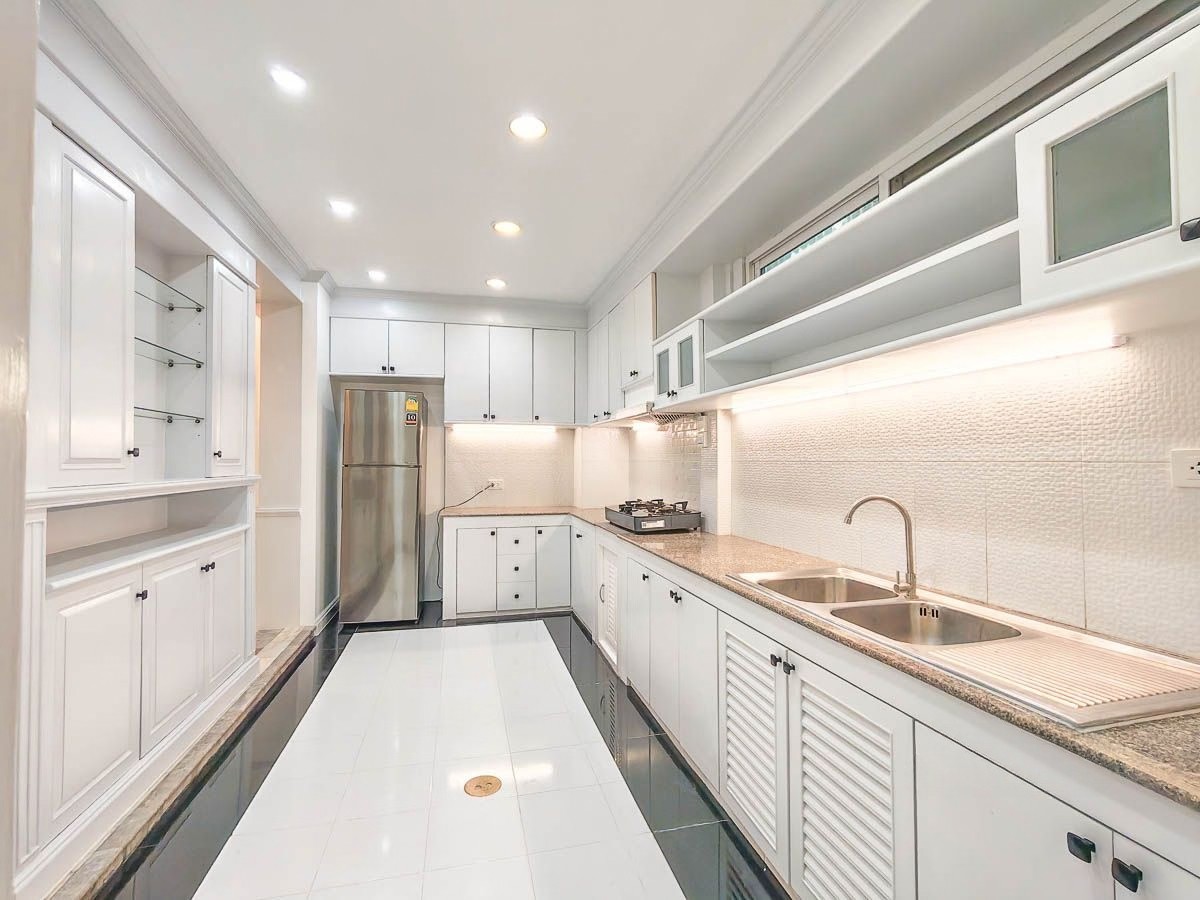 Newly Renovated Luxury Townhome for Rent | Sathu Pradit–Rama 3