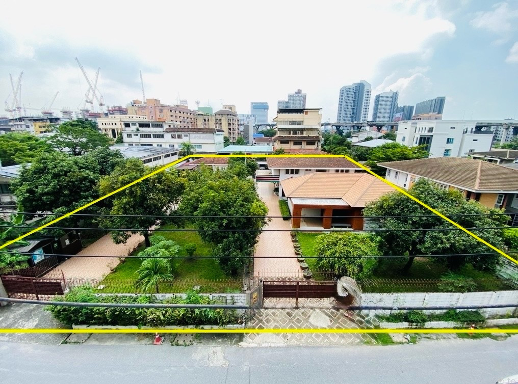 Large Detached House for Rent | Over 1 Rai | Sukhumvit 68