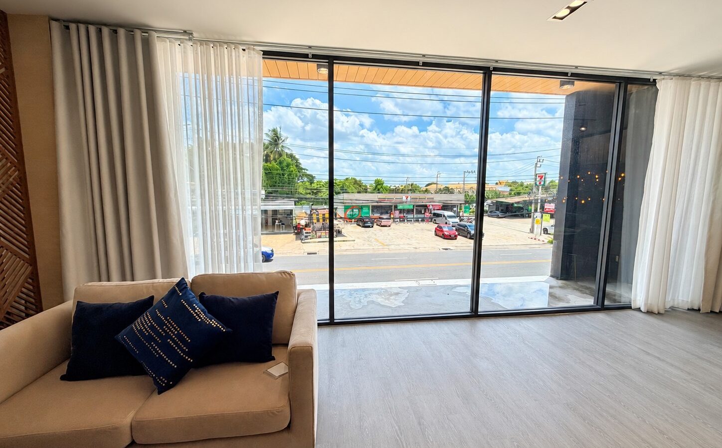 For Rent | Brand-New Luxury Showroom in Ratchaphruek–Nonthaburi