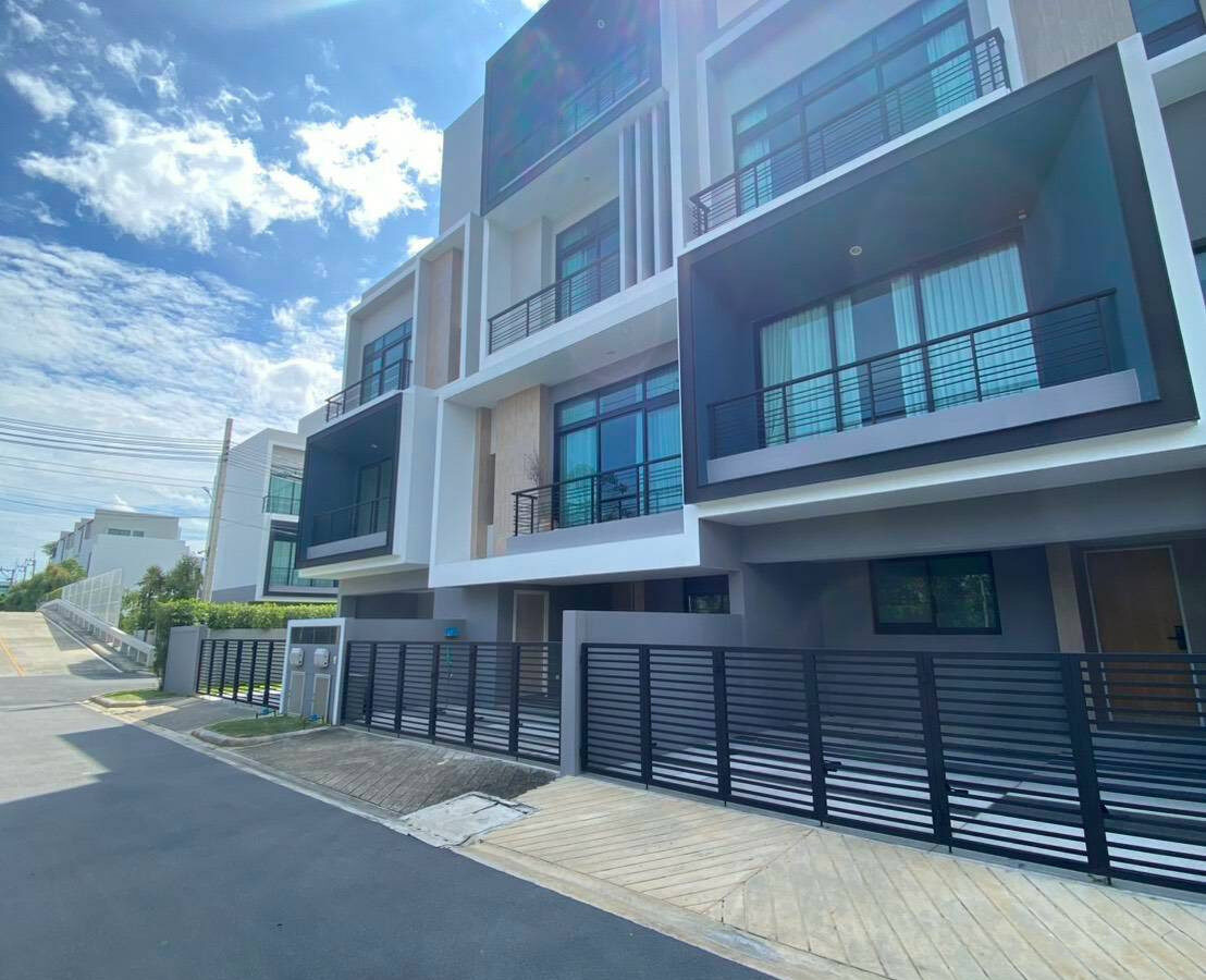 For Rent | Nirvana DEFINE Krungthep Kreetha | Modern 3-Storey Townhome