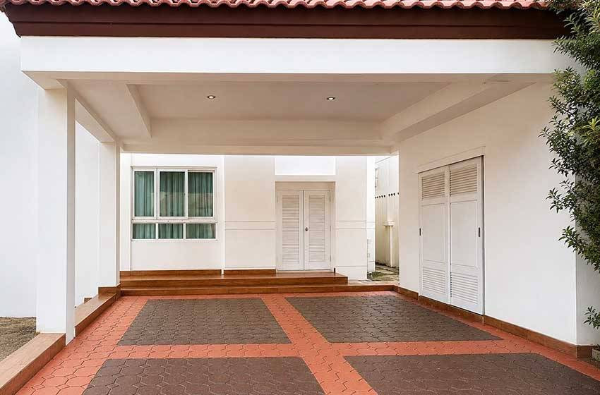 Renovated 3-Storey Detached House for Rent | Villa Nakarin