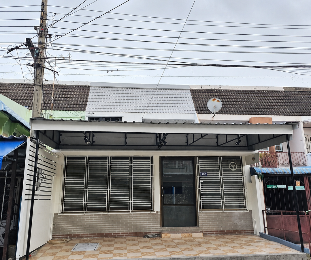 For Rent | Newly Renovated 2-Storey Home Office | Only 3 Minutes’ Walk to BTS Sai Yud
