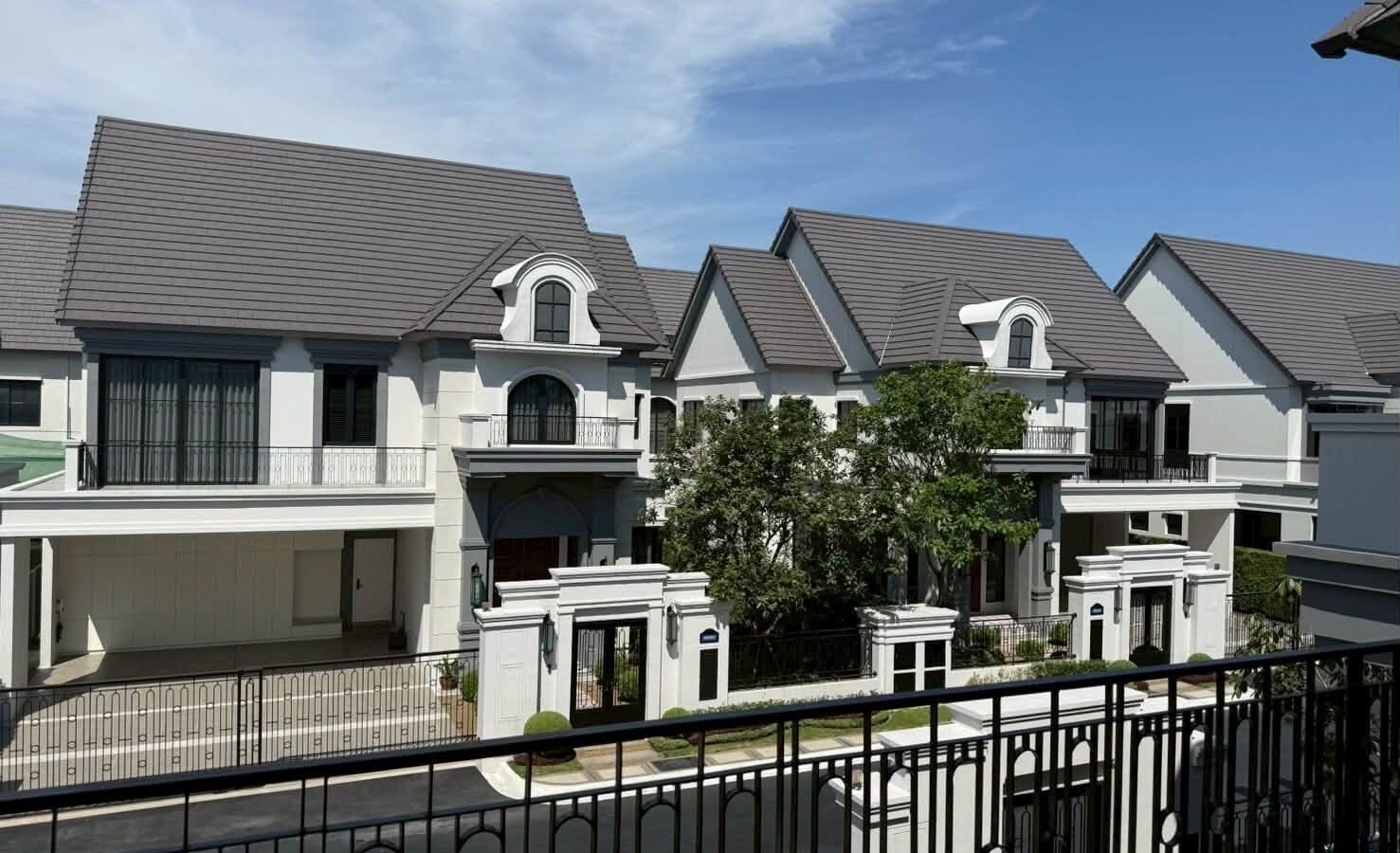For Sale / Rent | Luxury Detached House at Narasiri Phahon–Watcharaphol