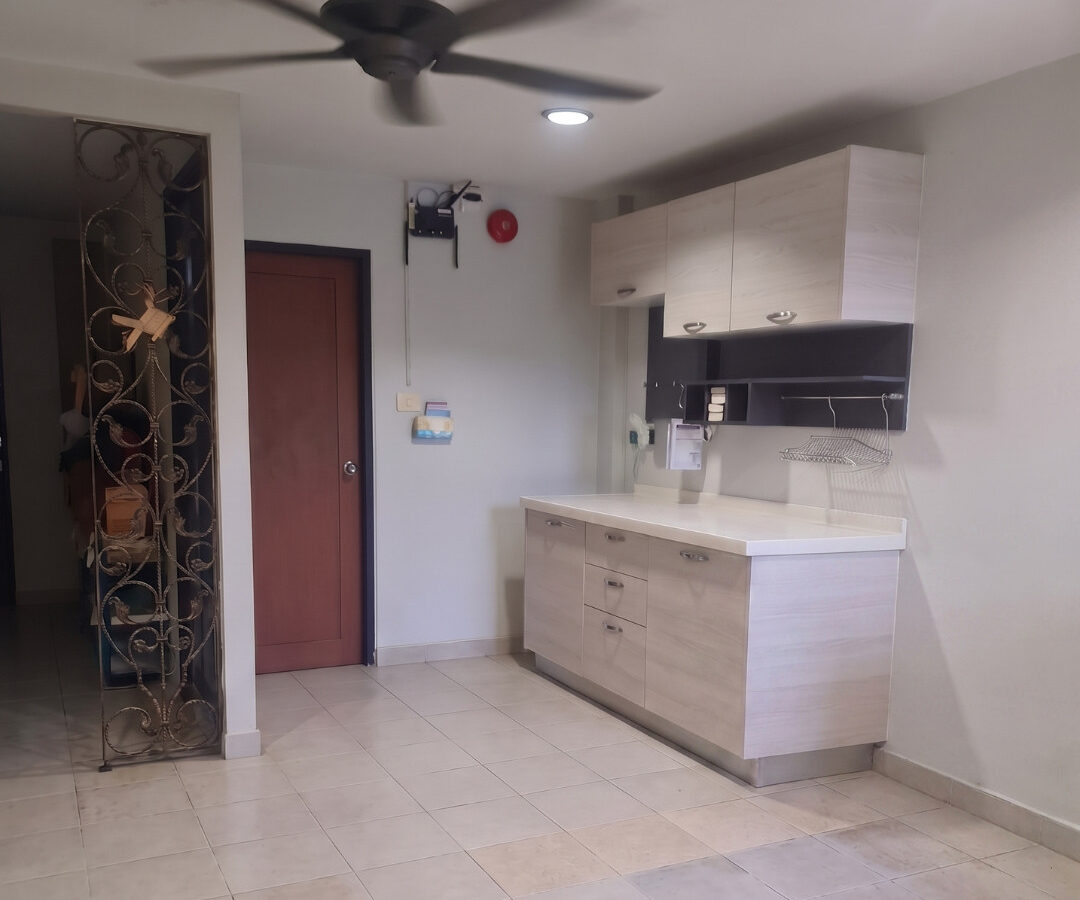 For Rent | 6-Storey Commercial Building (2 Units) on Main Road | Near BTS Phraek Sa