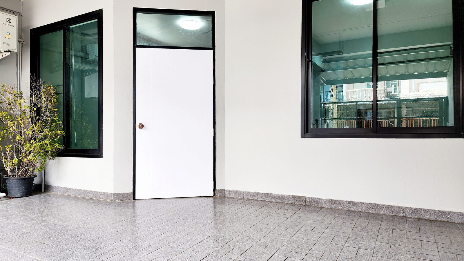 For Rent | 2-Storey Townhome at Yu Charoen Village, Ratchadaphisek 18
