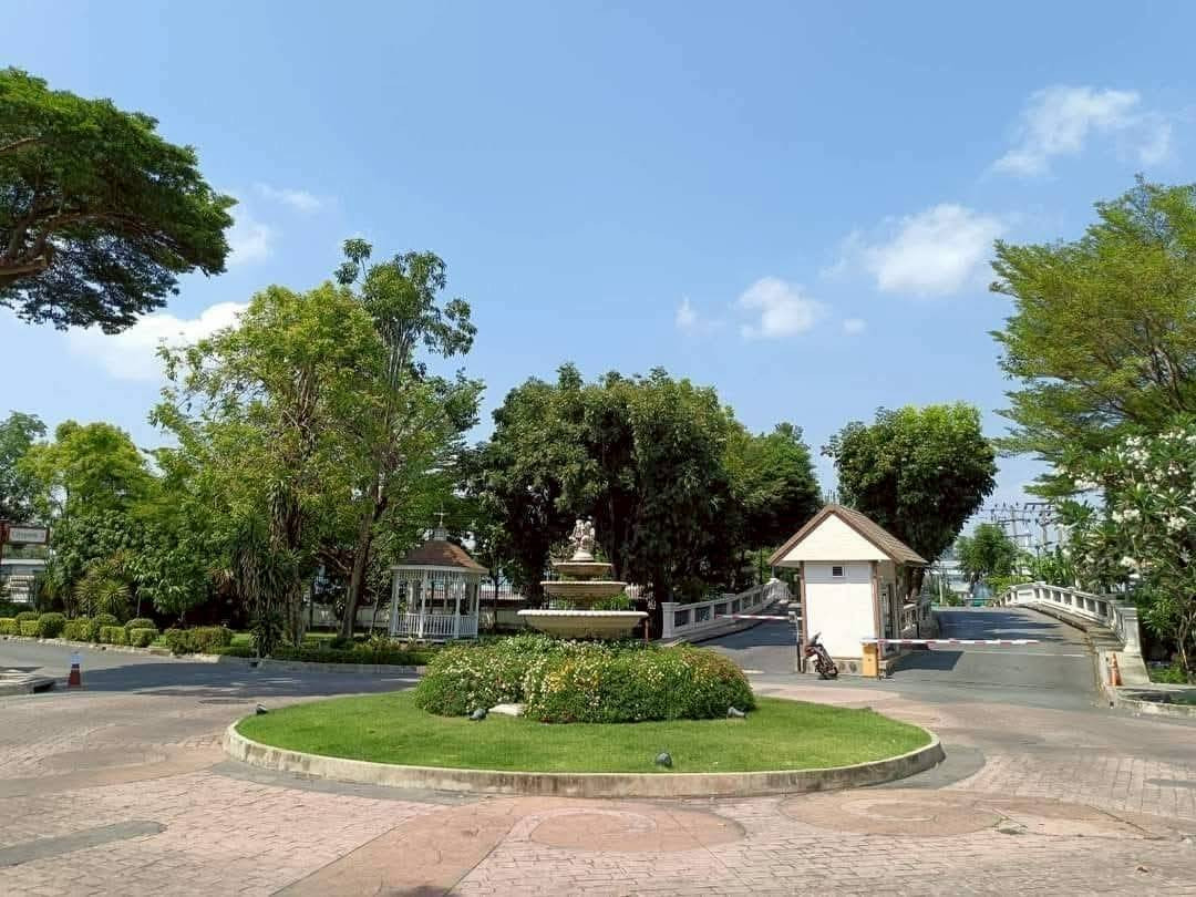 Plus City Park Rama 9–Huamark 三层联排别墅出租