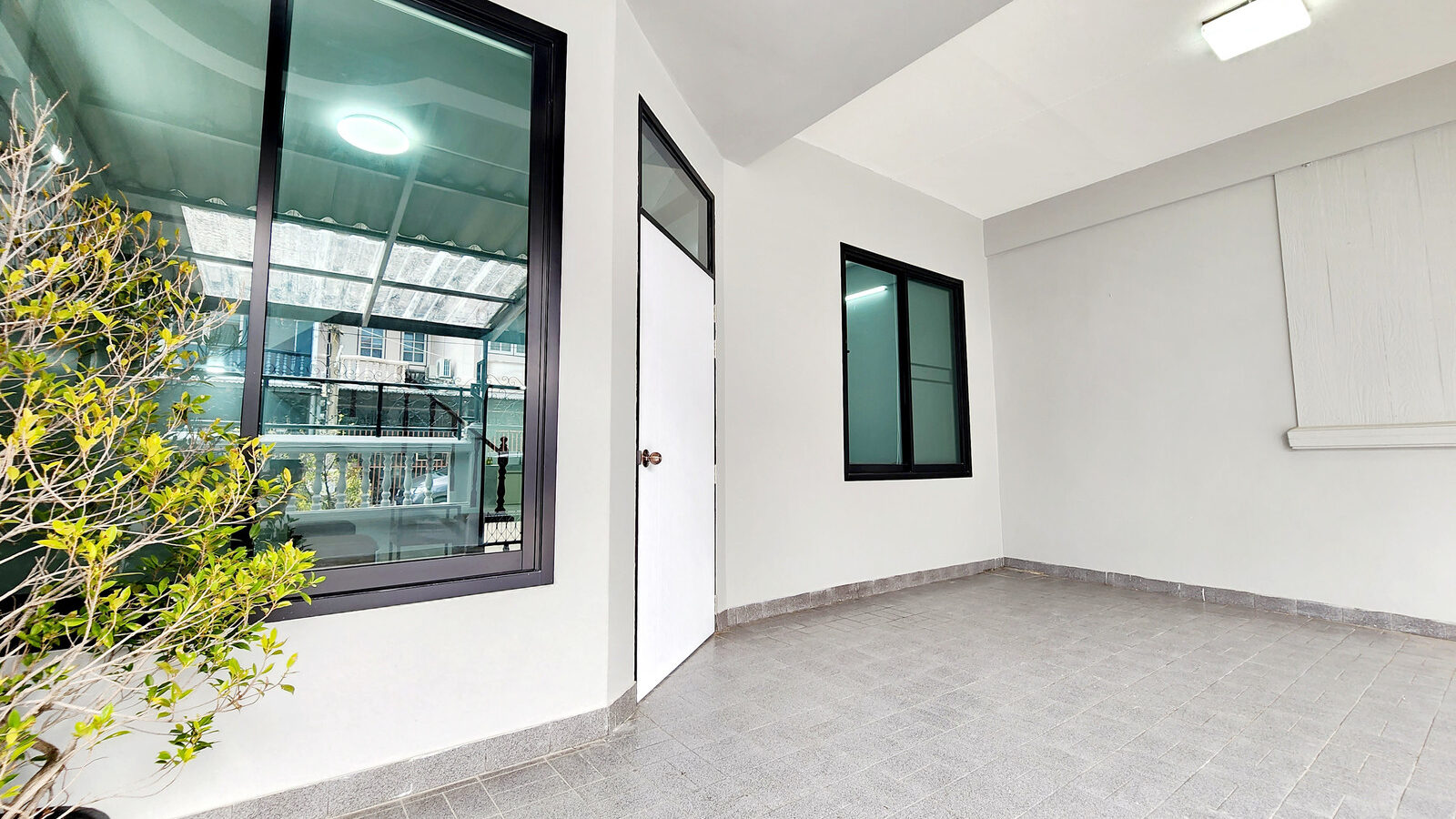 For Rent | 2-Storey Townhome at Yu Charoen Village, Ratchadaphisek 18