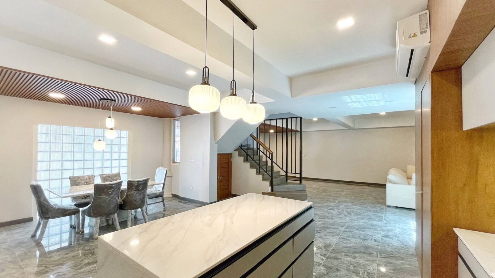 For Rent | 5-Storey Detached House / Home Office in the Heart of Thonglor