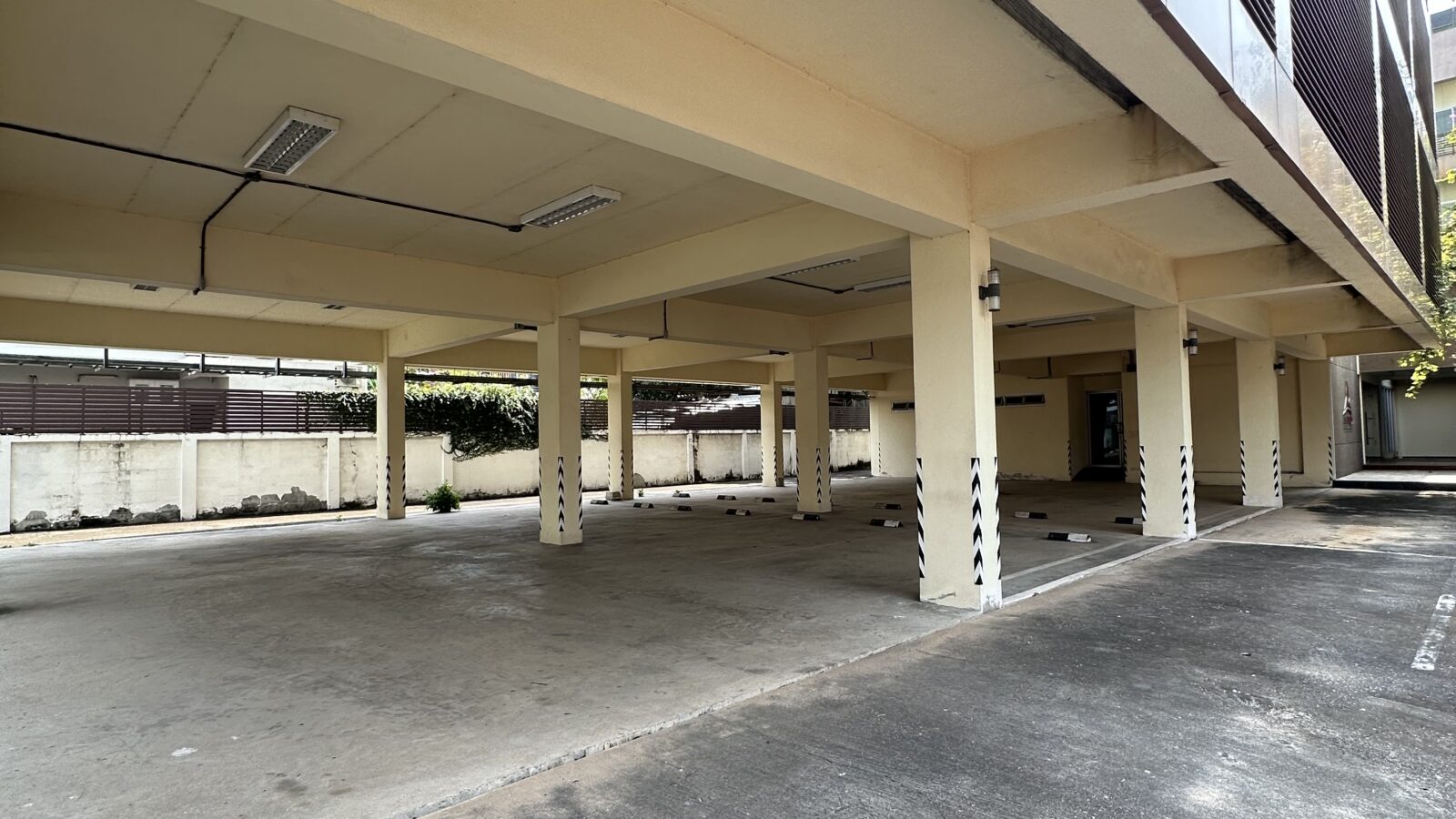 Land with 4-Storey Office Building & 3-Storey Residence for Sale | Sukhumvit 101 – Punnawithi 34