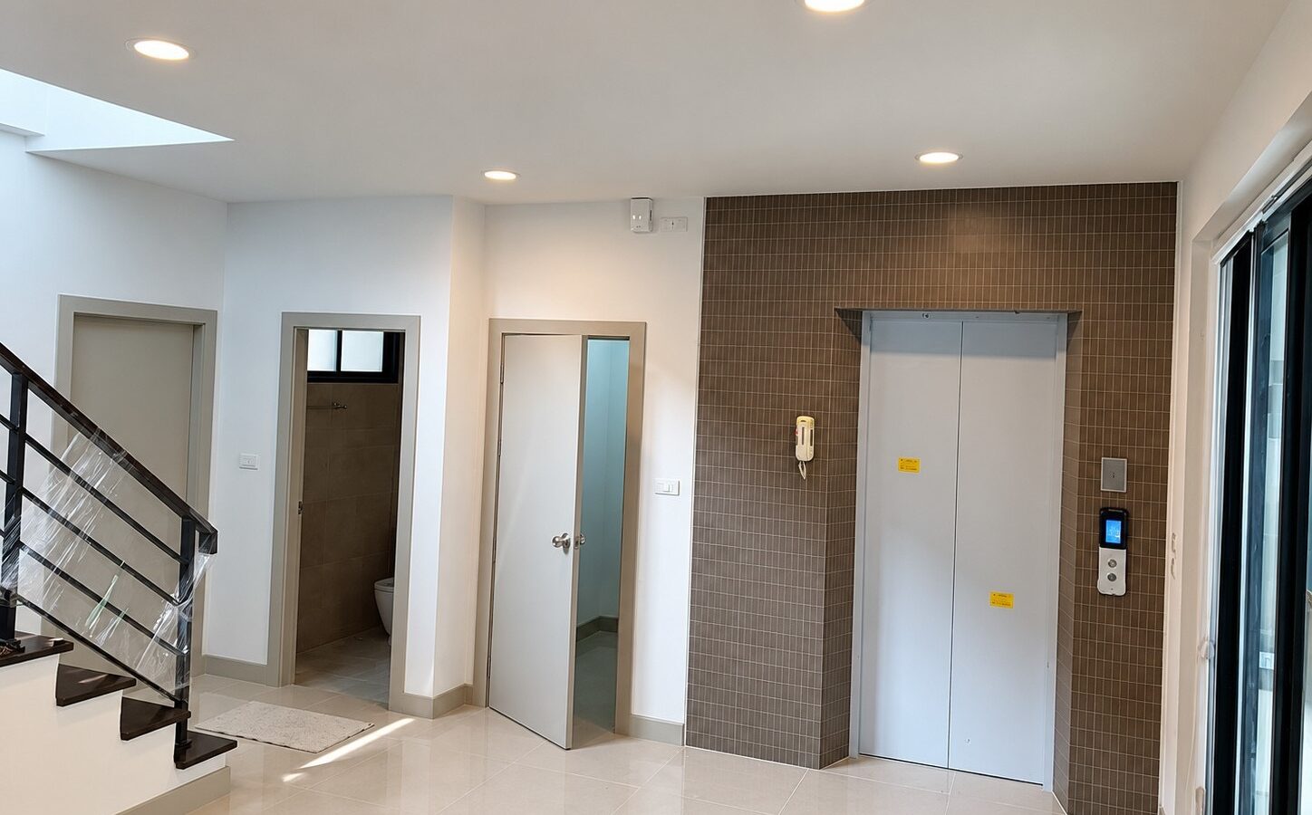 For Sale / Rent | 5-Storey Home Office at Premium Place Kaset–Nawamin
