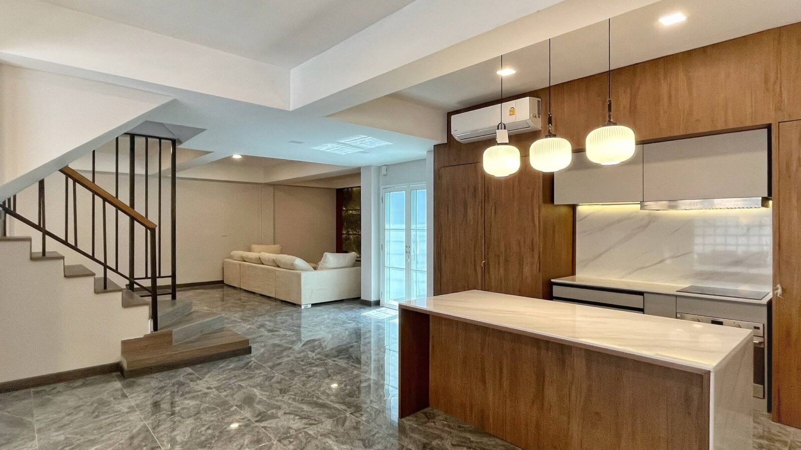 For Rent | 5-Storey Detached House / Home Office in the Heart of Thonglor