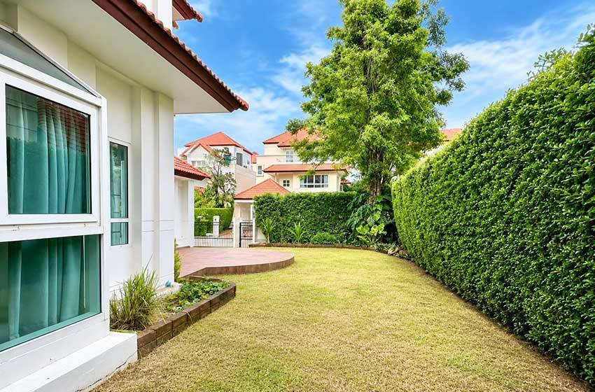 Renovated 3-Storey Detached House for Rent | Villa Nakarin