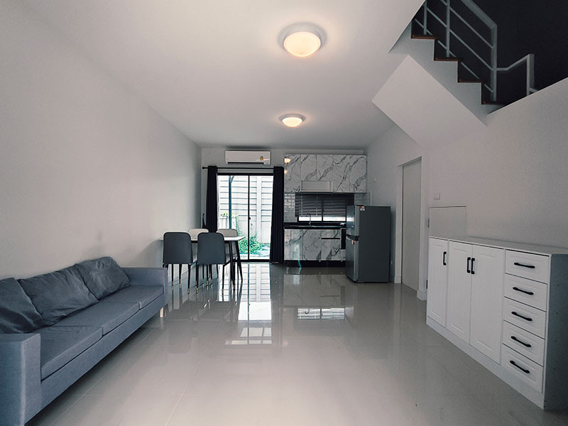 Baan Klang Muang Ratchapruek–Rattanathibet 三层联排别墅出租