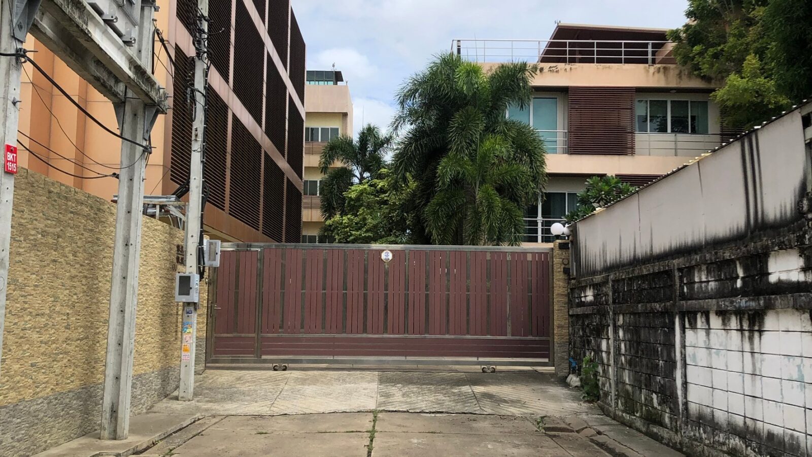 Land with 4-Storey Office Building & 3-Storey Residence for Sale | Sukhumvit 101 – Punnawithi 34