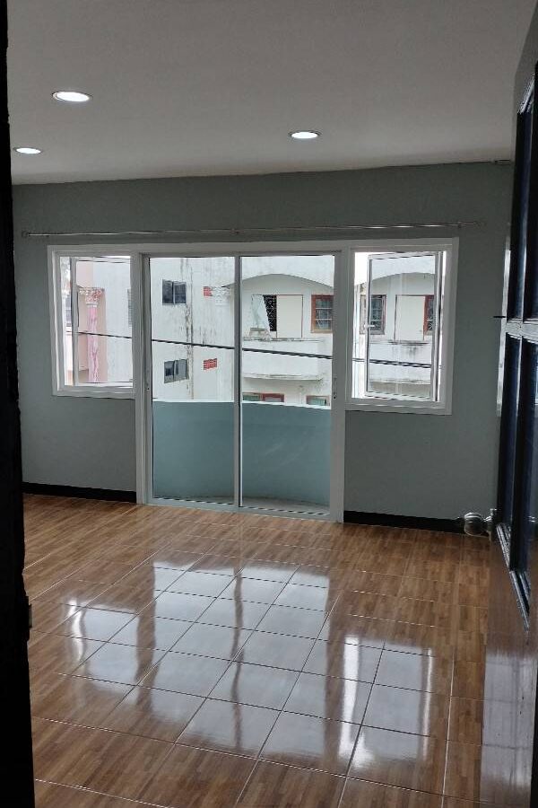 3.5-Storey Commercial Building for Rent | Phraya Suren 15 – Kanchanathip Village