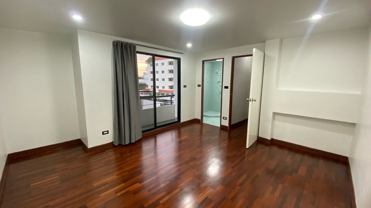 For Rent | Spacious 4-Storey Home Office at Lasalle 77, Bangna