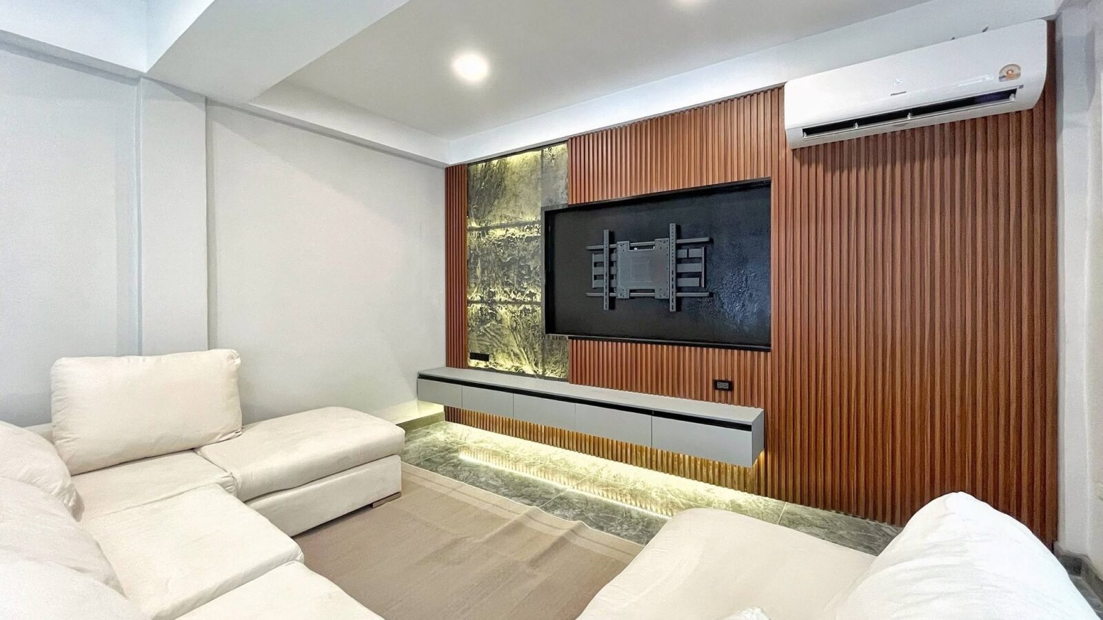 For Rent | 5-Storey Detached House / Home Office in the Heart of Thonglor