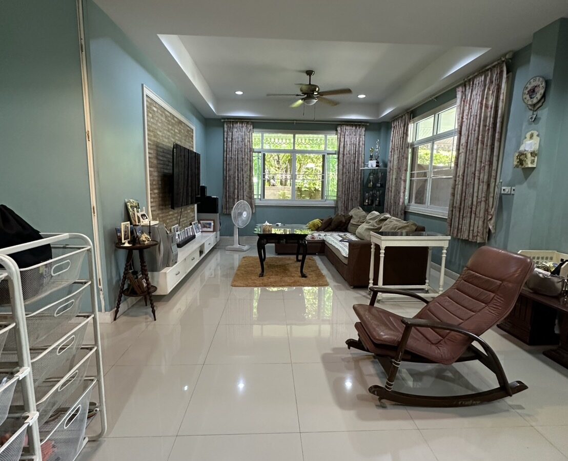 For Sale / Rent | Spacious Detached House in Bearing Soi 26