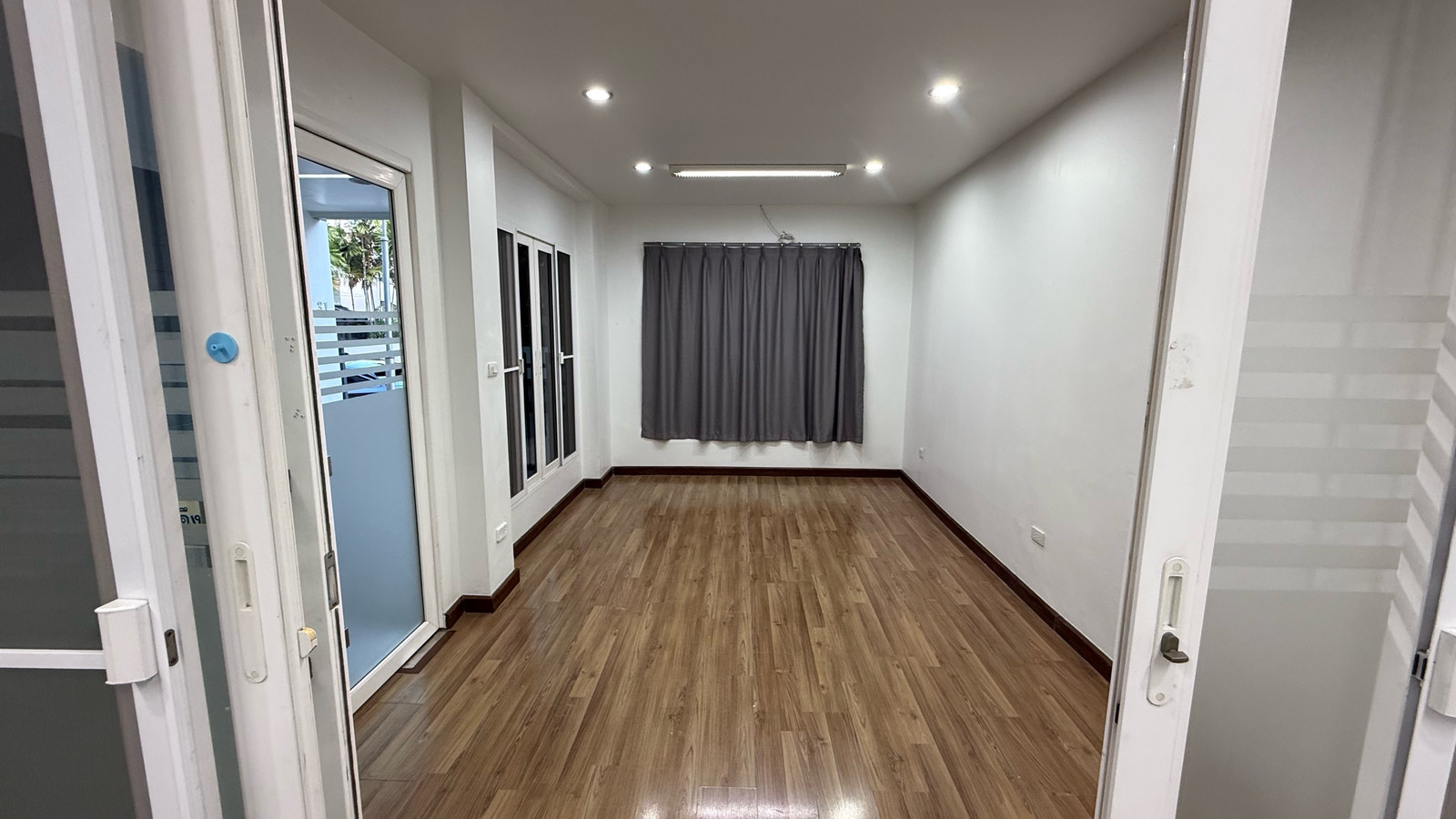 For Rent | Spacious 4-Storey Home Office at Lasalle 77, Bangna