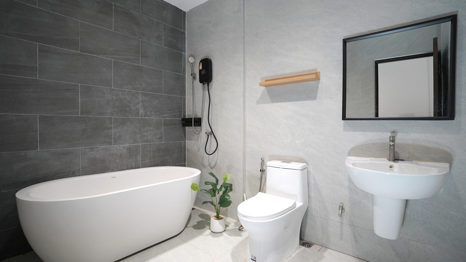 For Rent | Fully Furnished 2-Storey Townhome at Yu Charoen 29 Village, Ratchada 18